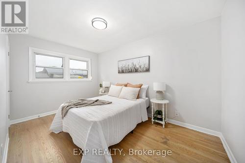 263 Castle Drive, London, ON - Indoor Photo Showing Bedroom