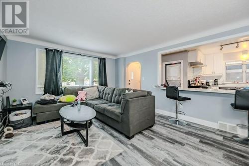 Main Floor - Living Room - 20 Collier Road N, Thorold, ON - Indoor Photo Showing Living Room