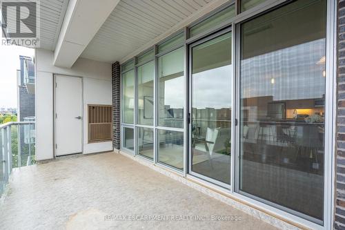 301 - 3028 Creekshore Common, Oakville, ON - Outdoor With Exterior