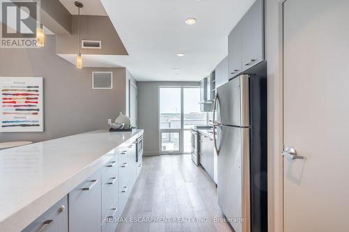 301 - 3028 Creekshore Common, Oakville, ON - Indoor Photo Showing Kitchen