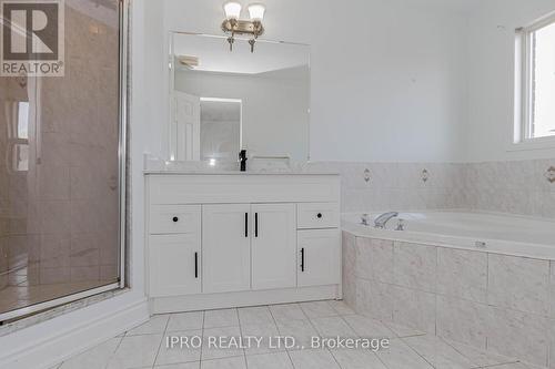 23 Hot Spring Road, Brampton, ON - Indoor Photo Showing Bathroom