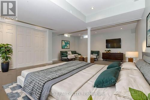 23 Hot Spring Road, Brampton, ON - Indoor Photo Showing Bedroom