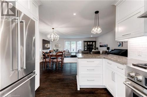 608 Lorne Street, Burlington, ON - Indoor Photo Showing Kitchen With Upgraded Kitchen