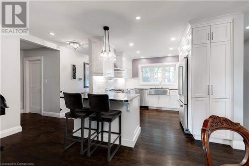 608 Lorne Street, Burlington, ON - Indoor Photo Showing Kitchen With Upgraded Kitchen