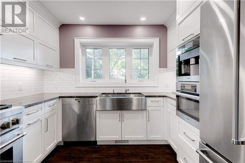 608 Lorne Street, Burlington, ON - Indoor Photo Showing Kitchen With Upgraded Kitchen