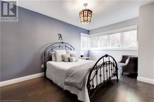 608 Lorne Street, Burlington, ON - Indoor Photo Showing Bedroom