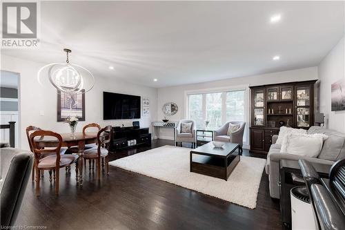 608 Lorne Street, Burlington, ON - Indoor Photo Showing Living Room