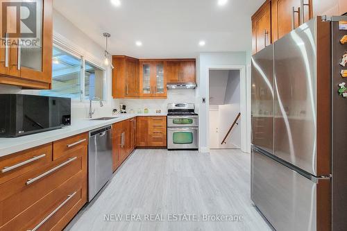 134 Bayview Drive, St. Catharines, ON - Indoor Photo Showing Kitchen