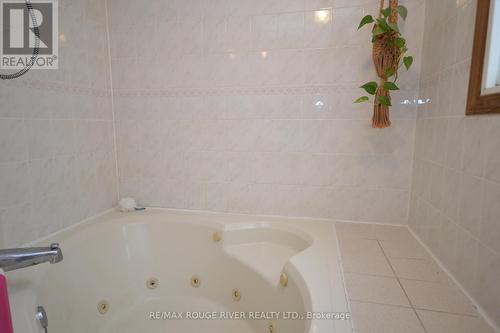 68 Montrave Avenue, Oshawa (Vanier), ON - Indoor Photo Showing Bathroom