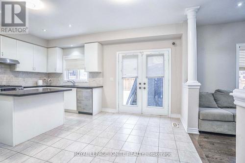 1382 Dallman Street, Innisfil, ON - Indoor Photo Showing Kitchen With Upgraded Kitchen