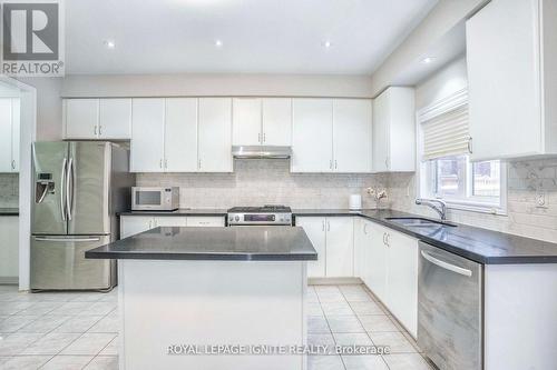 1382 Dallman Street, Innisfil, ON - Indoor Photo Showing Kitchen With Upgraded Kitchen