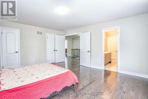 1382 Dallman Street, Innisfil, ON - Indoor Photo Showing Bedroom