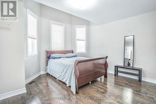 1382 Dallman Street, Innisfil, ON - Indoor Photo Showing Bedroom