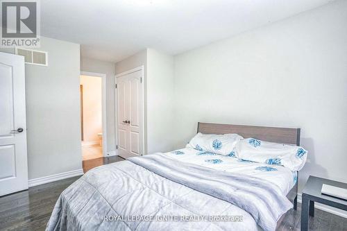 1382 Dallman Street, Innisfil, ON - Indoor Photo Showing Bedroom