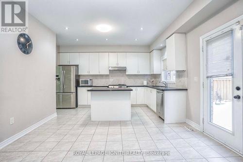 1382 Dallman Street, Innisfil, ON - Indoor Photo Showing Kitchen With Upgraded Kitchen