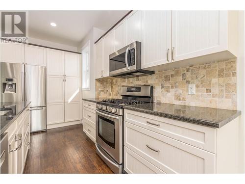 2990 20 Street Ne Unit# 25, Salmon Arm, BC - Indoor Photo Showing Kitchen With Stainless Steel Kitchen With Upgraded Kitchen