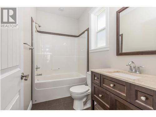 2990 20 Street Ne Unit# 25, Salmon Arm, BC - Indoor Photo Showing Bathroom