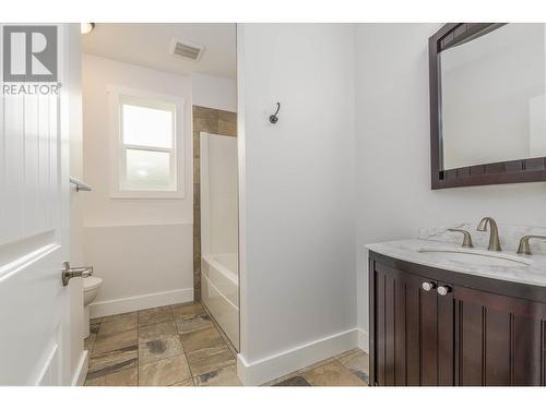 2990 20 Street Ne Unit# 25, Salmon Arm, BC - Indoor Photo Showing Bathroom