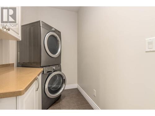 2990 20 Street Ne Unit# 25, Salmon Arm, BC - Indoor Photo Showing Laundry Room