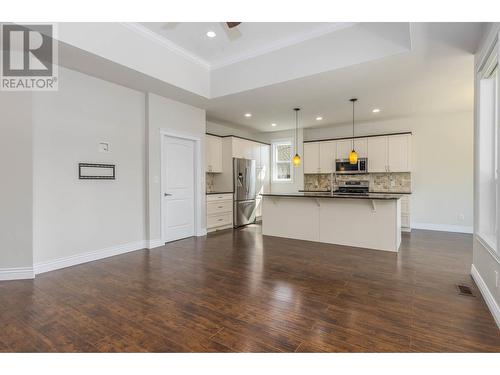 2990 20 Street Ne Unit# 25, Salmon Arm, BC - Indoor Photo Showing Kitchen