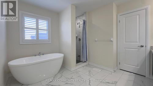 14 Lamb Avenue, Kawartha Lakes, ON - Indoor Photo Showing Bathroom