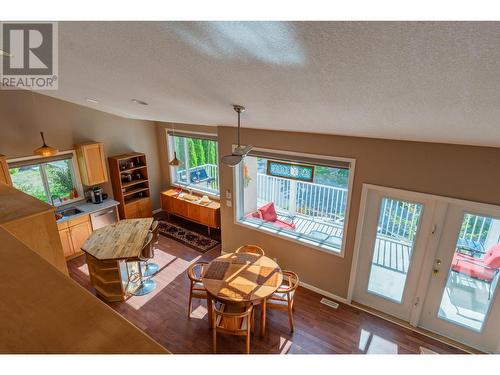 3301 Laburnum  Drive, Trail, BC - Indoor Photo Showing Living Room