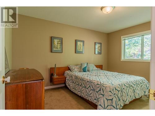 3301 Laburnum  Drive, Trail, BC - Indoor Photo Showing Bedroom