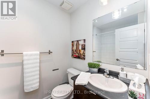 23 Manhattan Circle, Cambridge, ON - Indoor Photo Showing Bathroom