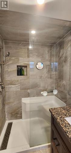 15 Bayshore Crescent, St. Catharines, ON - Indoor Photo Showing Bathroom