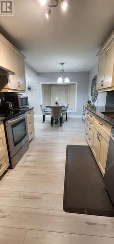 15 Bayshore Crescent, St. Catharines, ON - Indoor Photo Showing Kitchen