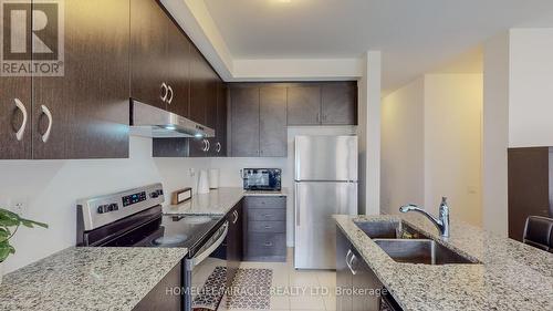 84 Keppel Circle, Brampton, ON - Indoor Photo Showing Kitchen With Double Sink With Upgraded Kitchen