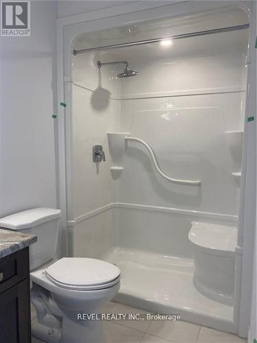 9 Bellhouse Avenue, Brantford, ON - Indoor Photo Showing Bathroom