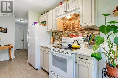 875 Badke Road Unit# 119, Kelowna, BC - Indoor Photo Showing Kitchen