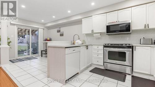 22 Serenity Lane, Brampton, ON - Indoor Photo Showing Kitchen