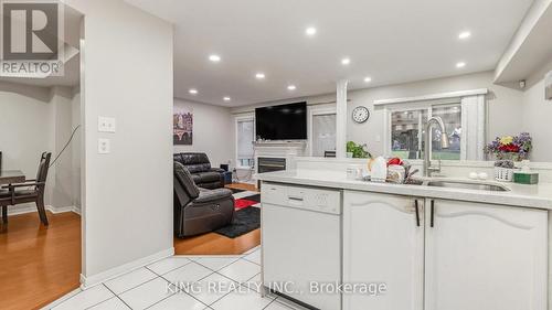 22 Serenity Lane, Brampton, ON - Indoor Photo Showing Kitchen