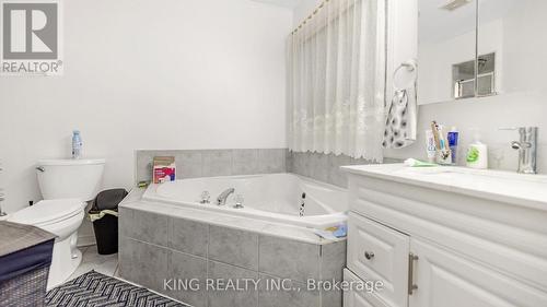 22 Serenity Lane, Brampton, ON - Indoor Photo Showing Bathroom