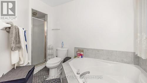 22 Serenity Lane, Brampton, ON - Indoor Photo Showing Bathroom