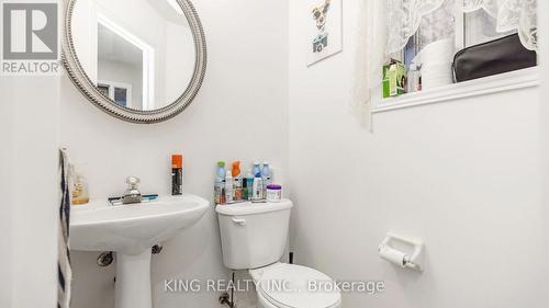 22 Serenity Lane, Brampton, ON - Indoor Photo Showing Bathroom