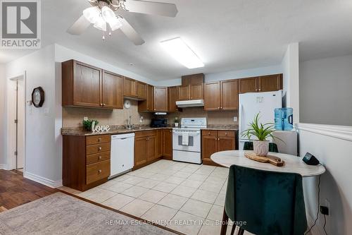 117 Anastasia Boulevard, West Lincoln, ON - Indoor Photo Showing Kitchen