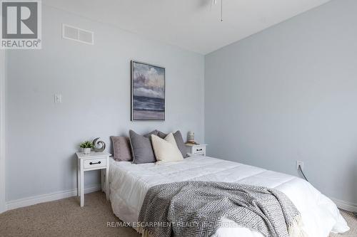 117 Anastasia Boulevard, West Lincoln, ON - Indoor Photo Showing Bedroom