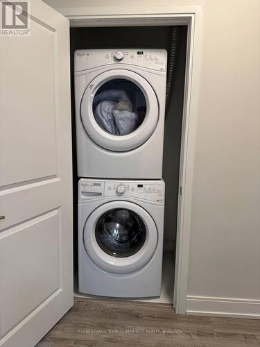 1201 - 9600 Yonge Street E, Richmond Hill, ON - Indoor Photo Showing Laundry Room