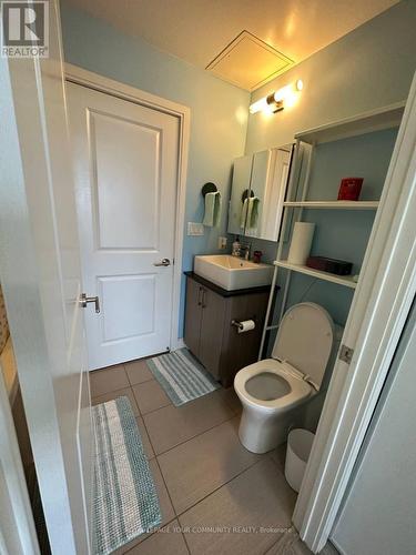 1201 - 9600 Yonge Street E, Richmond Hill, ON - Indoor Photo Showing Bathroom