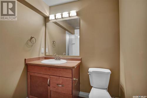 2516 Kelvin Avenue, Saskatoon, SK - Indoor Photo Showing Bathroom