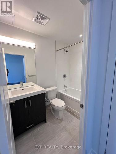 520 - 1010 Dundas Street, Whitby, ON - Indoor Photo Showing Bathroom