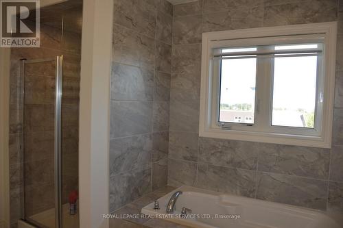 4031 Eternity Way, Oakville, ON - Indoor Photo Showing Bathroom