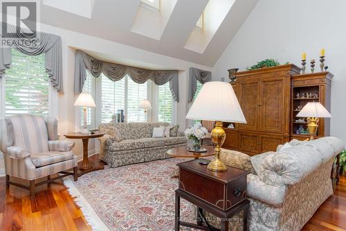 14 Holyrood Avenue, Oakville, ON - Indoor Photo Showing Living Room