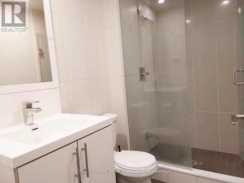 4120 - 5 Sheppard Avenue E, Toronto, ON - Indoor Photo Showing Bathroom