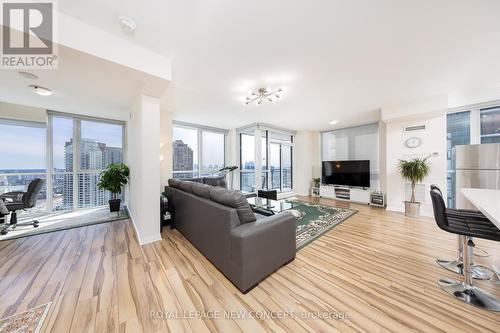 Ph2204 - 55 Eglinton Avenue W, Mississauga, ON - Indoor Photo Showing Living Room