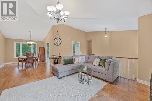 49 Birchwood Trail, Wasaga Beach, ON - Indoor Photo Showing Living Room