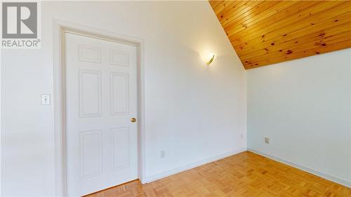 193 Meadow Lark Place, Ice Lake, ON - Indoor Photo Showing Other Room